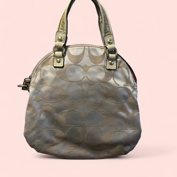 Coach Poppy - Picture 4 of 12